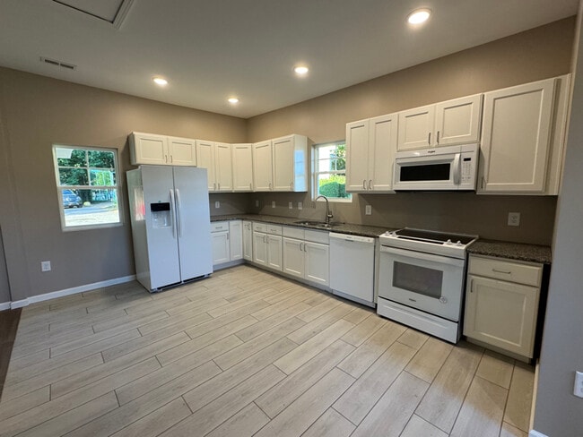 Photo - 1203 Bethpage Rd