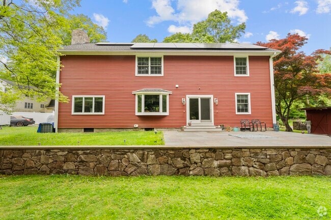 Building Photo - 35 Armstrong Rd Rental