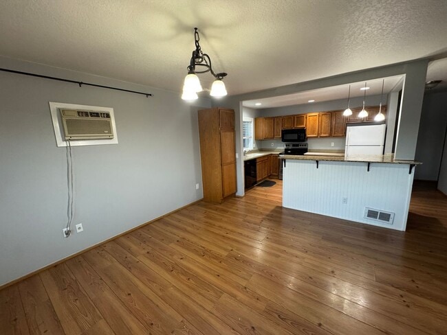 Photo - 2495 Wasco St Unidad A