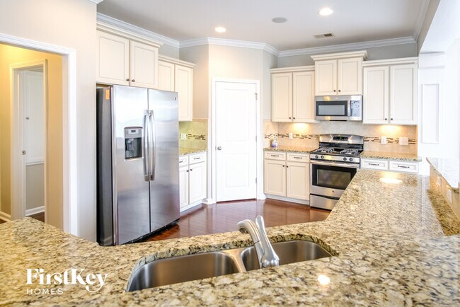 Photo - 3212 Pitchback Way