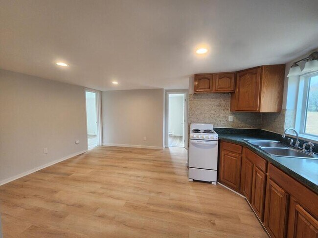 Photo - 251 Samsonville Rd