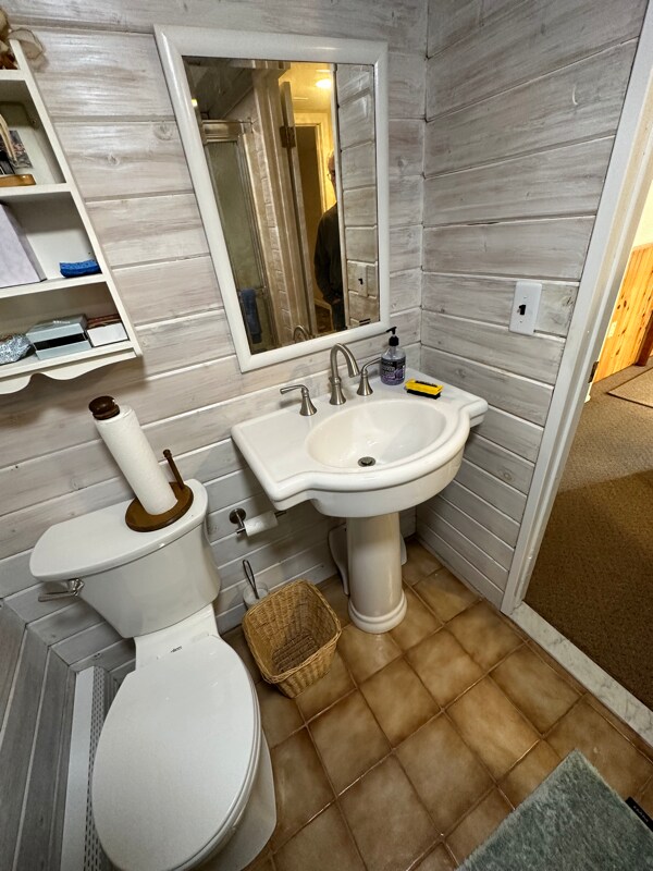 8 Roslyn Rd Rental House Rental in Sound Beach, NY