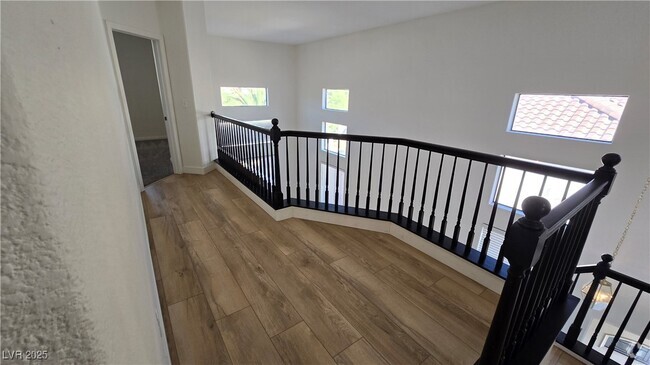 Building Photo - 1107 Scenic Crest Dr Rental