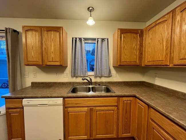 Photo - Dog friendly, 3 bedroom home in Aurora