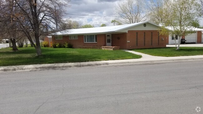 Building Photo - 904 Sherry Dr Unit 904 Rental