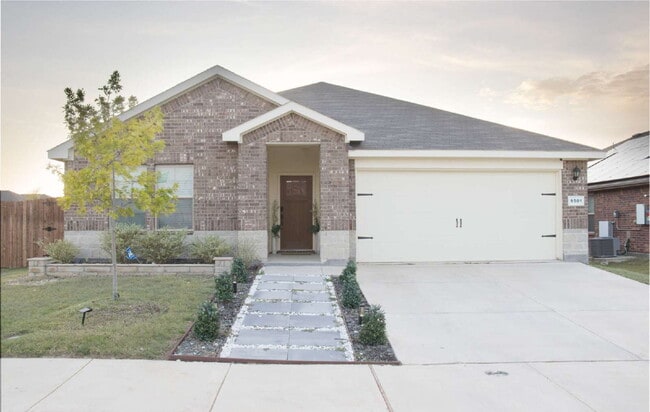 Building Photo - Serene 3BD Fort Worth Oasis | All Utilities Included | Near Alliance Hub