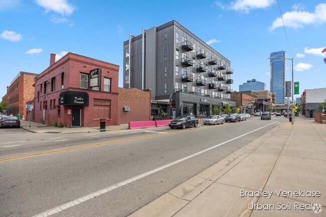 Building Photo - 511 Bridge St NW Rental