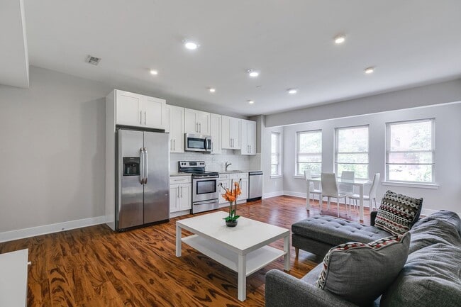 Photo - 549 E Armstrong St