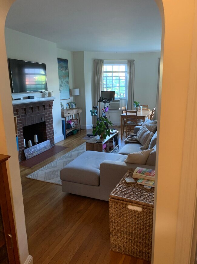 Photo - 456 Beacon St