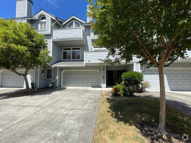 Building Photo - Welcome to this beautiful 2-bedroom, 2.5-b... Rental