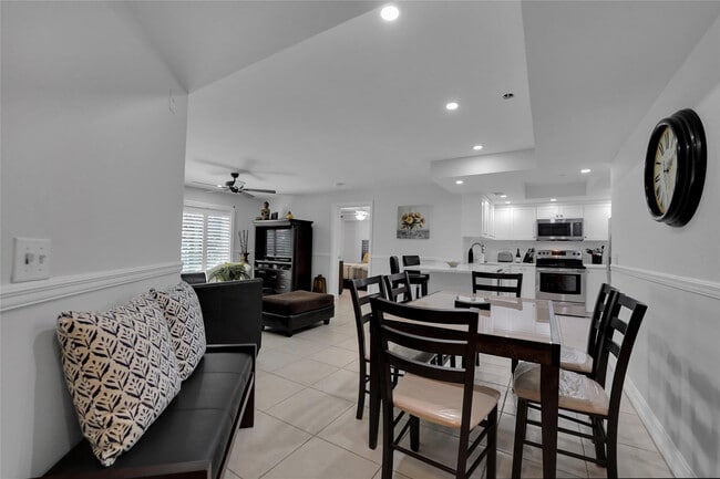 Photo - 2125 SE 10th Ave Unidad 1011