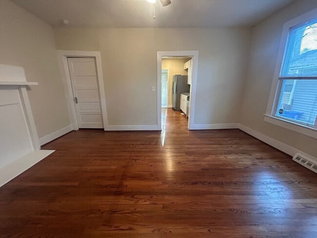 Photo - 1506 Charlton St