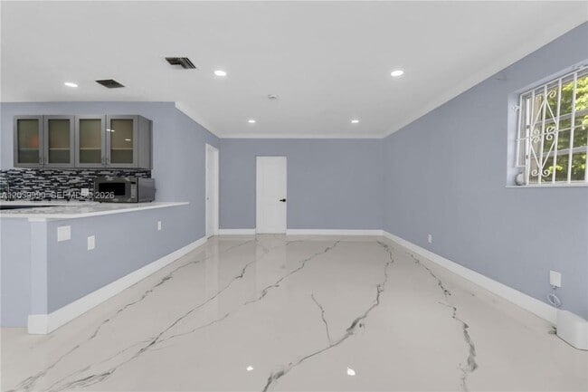 Photo - 1010 NW 196th St