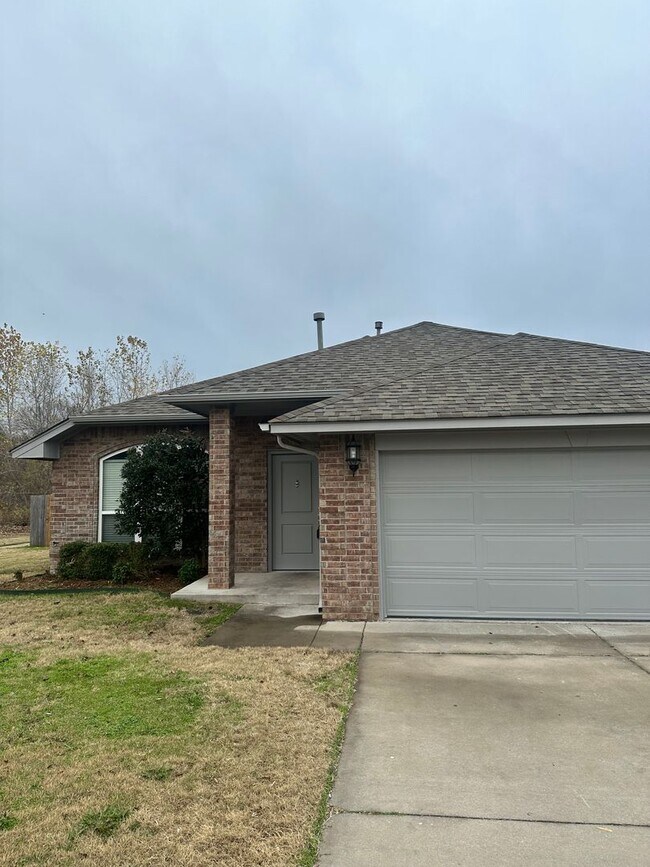 Photo - 520 Sperry Dr