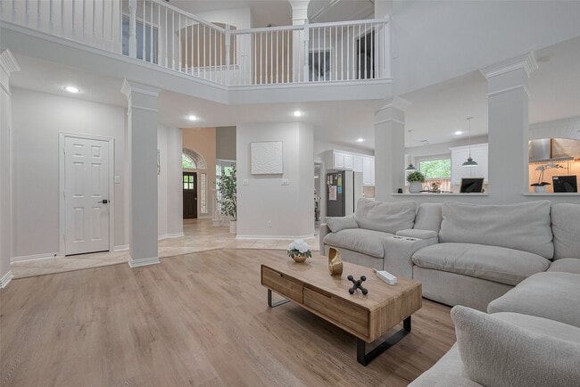 Photo - 66 Marquise Oaks Pl