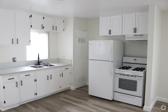 Building Photo - 11116 S Figueroa St Unit #3 Rental