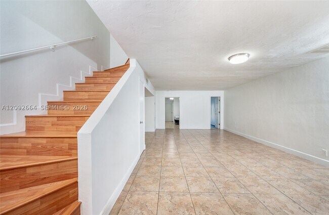 1345 W 71st St