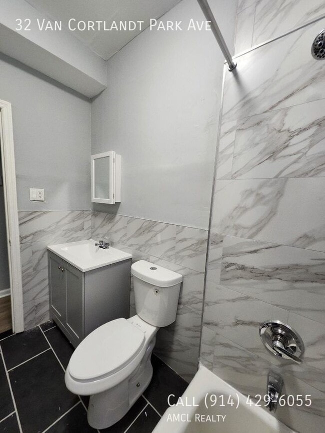 Photo - 32 Van Cortlandt Park Ave