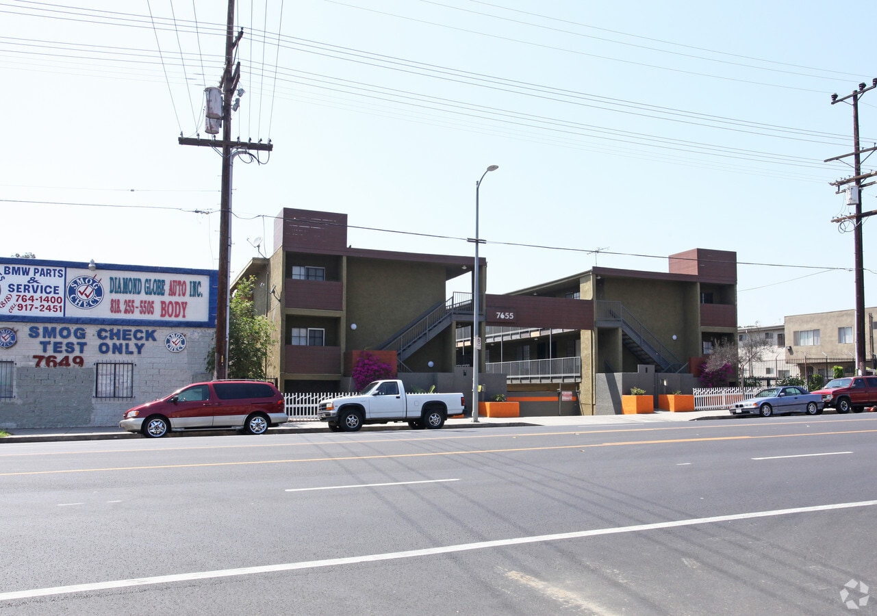 Photo - 7655 Lankershim Blvd