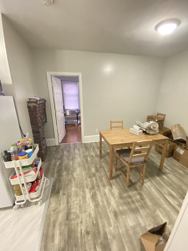 27 Aberdeen St Unit 3