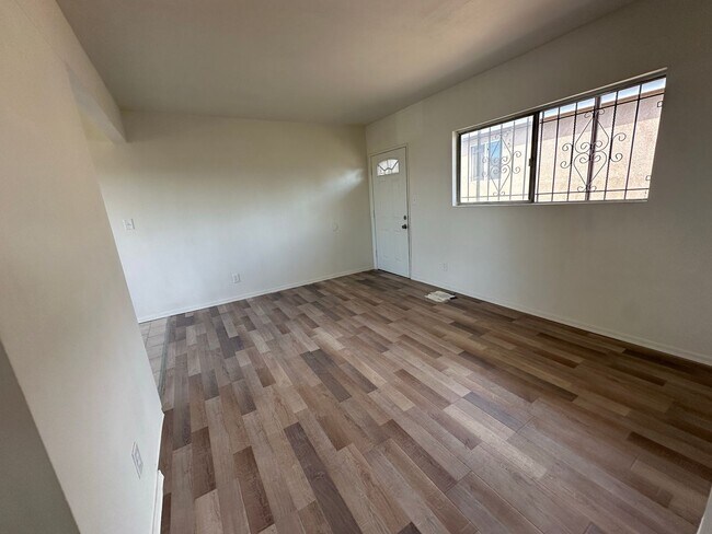 1533 E 51st St Unidad 3