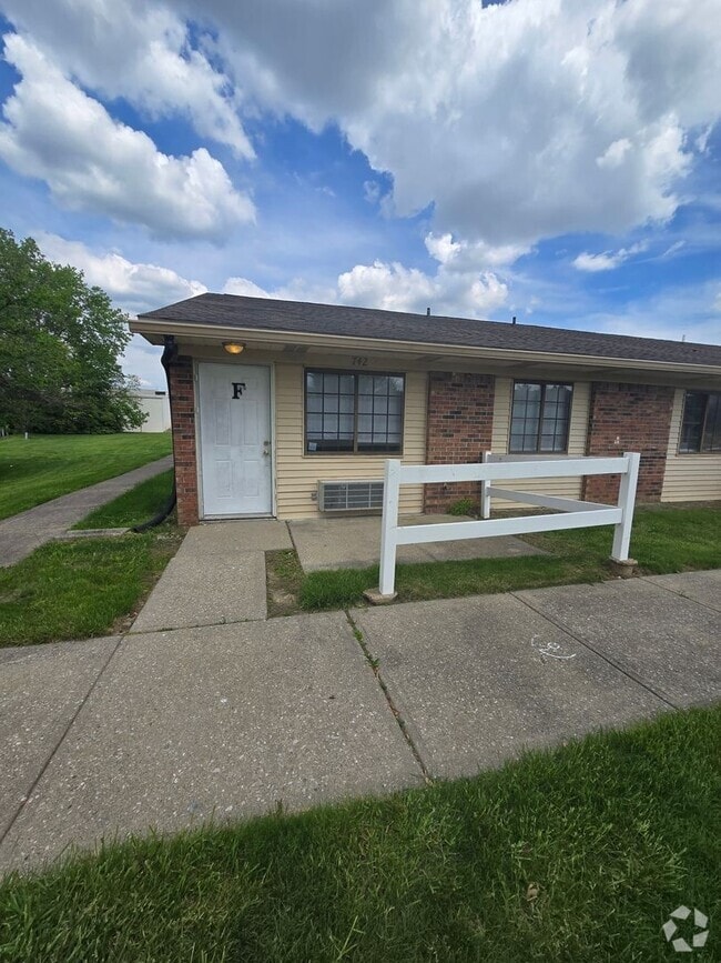 Building Photo - 742 Loews Blvd Unit F Rental