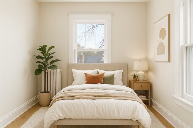 Photo - 712 Cedar Lake Rd S