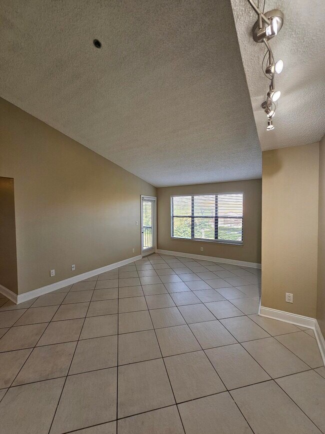 Photo - 2317 N Congress Ave Unidad 33