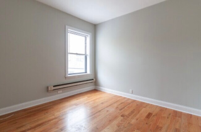 Photo - 3723 N Pine Grove Ave Unit E3