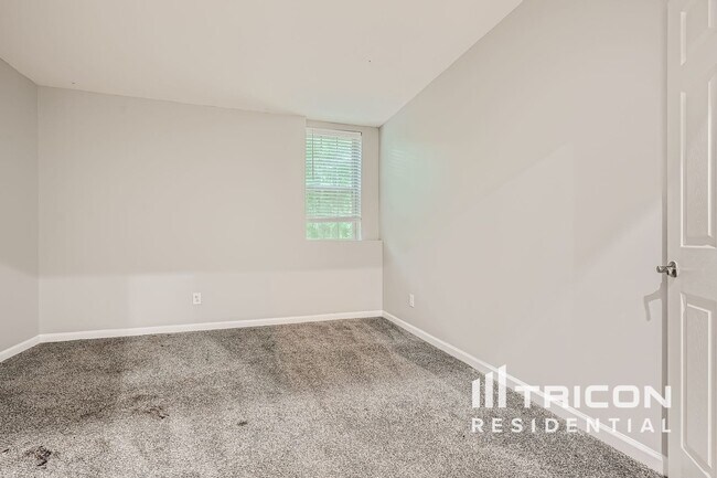 Photo - 150 Heathridge Dr