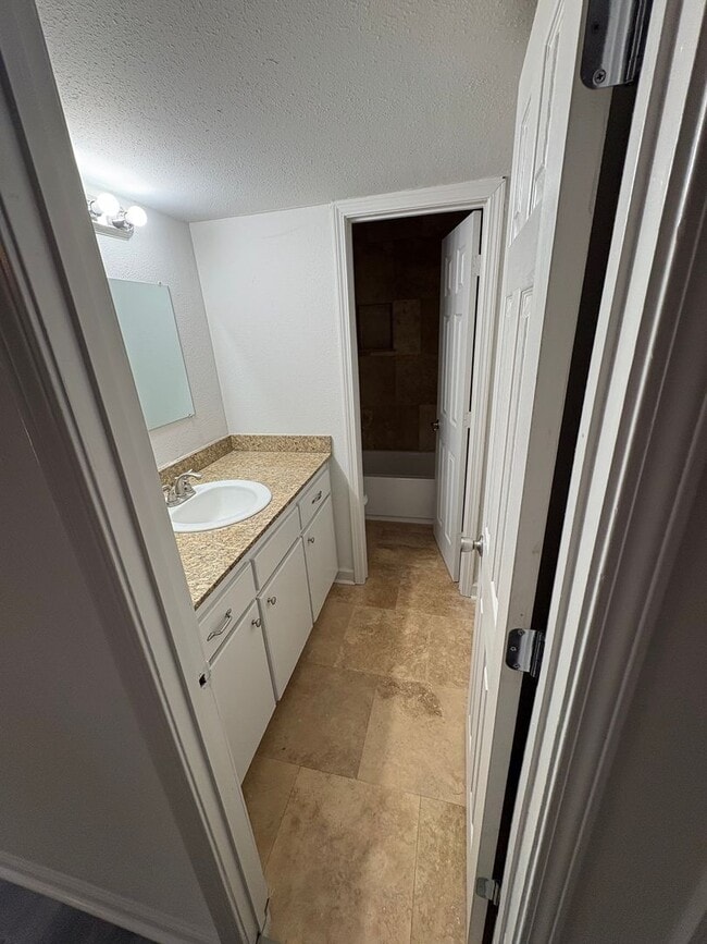 Photo - 2 Bedroom 1 Bath Apartment Close to Campus! Available Now!