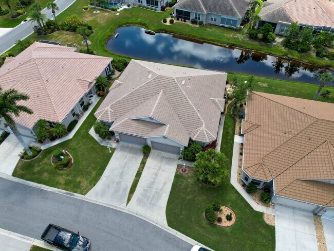 "Charming Englewood Gem: 2 Beds, 2 Baths in Oyster Creek Gated Golf Community