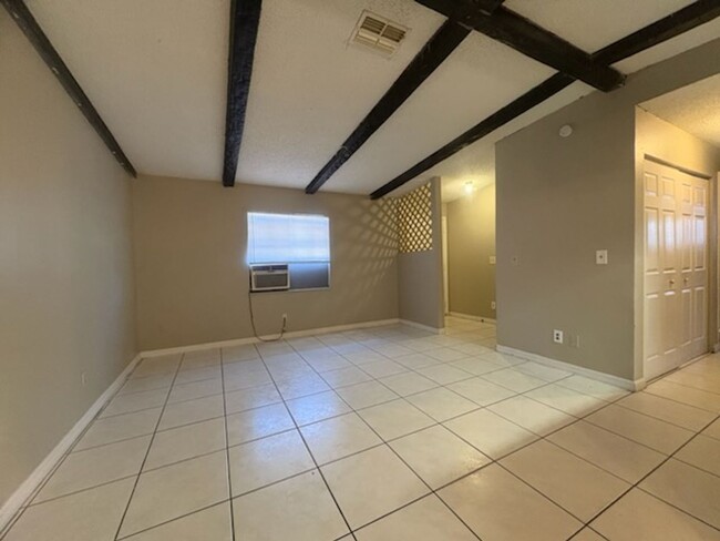 Photo - 3080 St Paul Dr House