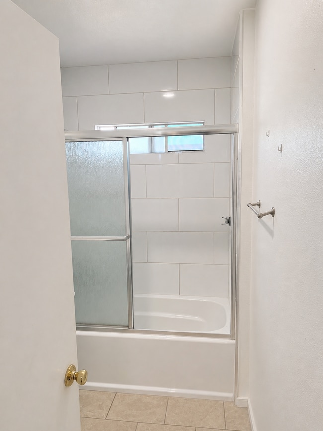 Photo - 1047 W Vernon Ave Unidad 1047 1/2