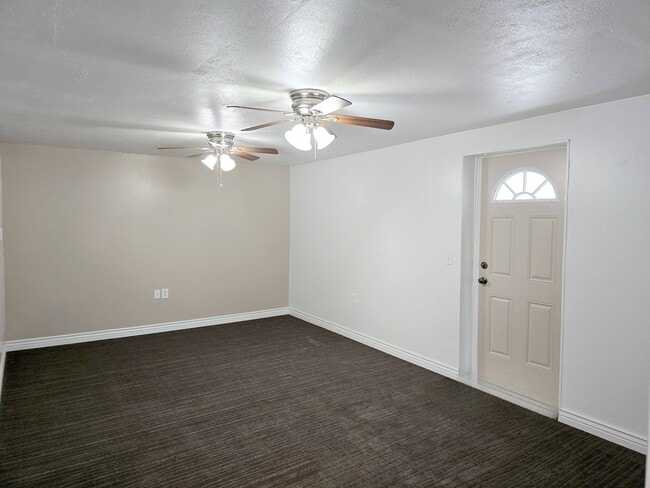 sala de estar - 3228 W 4340 S Unidad 3228