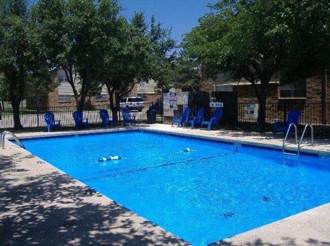 Piscina de los apartamentos Crossland Square - Crossland Square