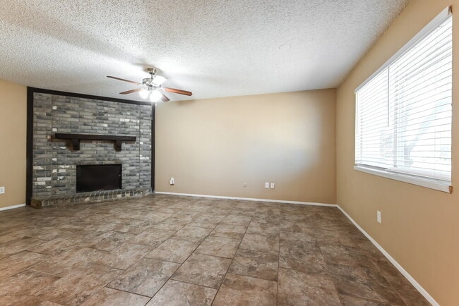 Photo - 1522 Sunset Ln