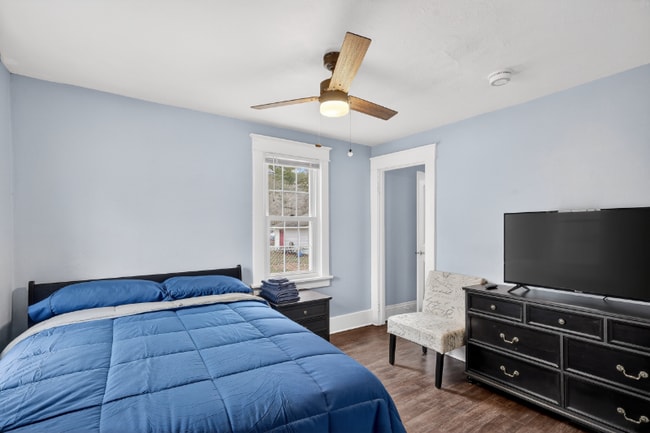 Photo - 430 N Linden St