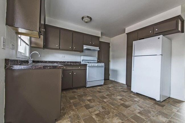 14123 S Tracy