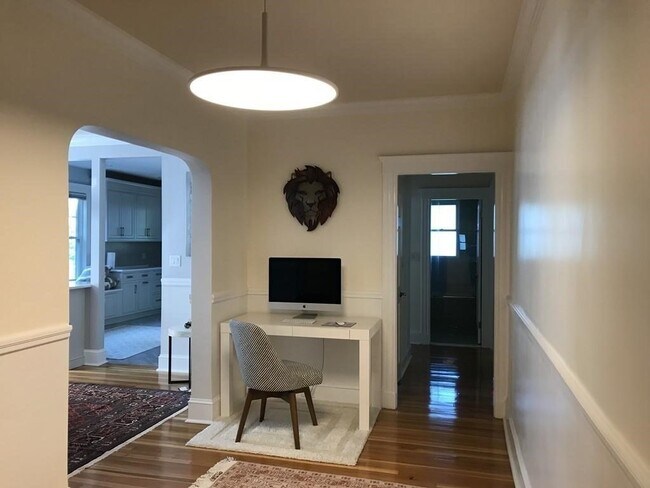 Photo - 237 Winchester St