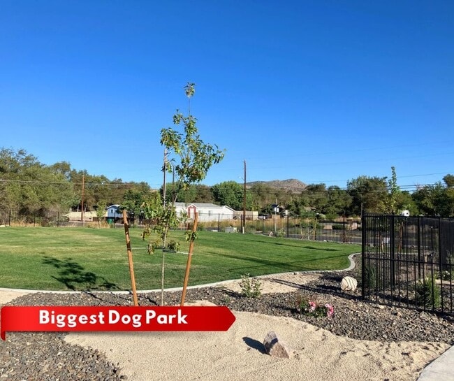 Photo - 407 Leland Dr