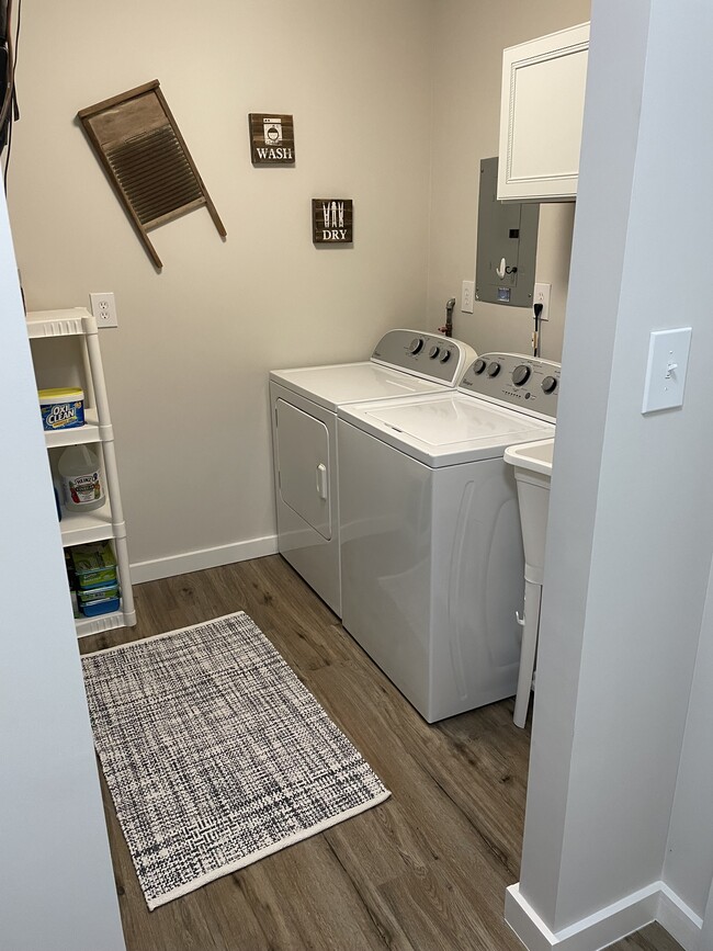 Photo - 533 Bluff Ct