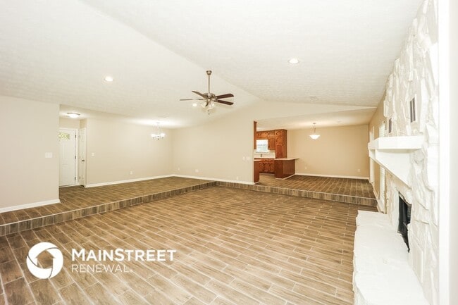 Photo - 130 Huntcliff Ct