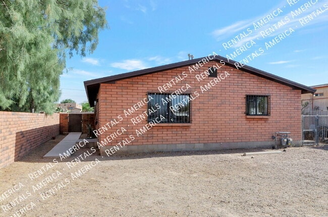 Photo - 425 W 26th St