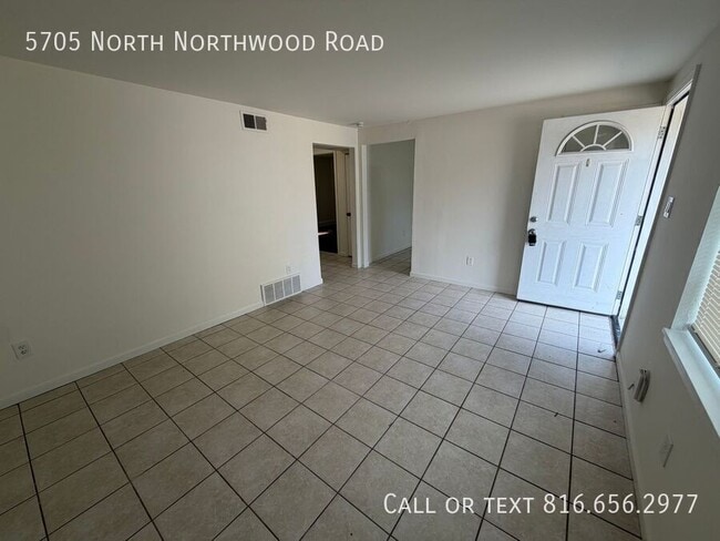5705 N Northwood Rd