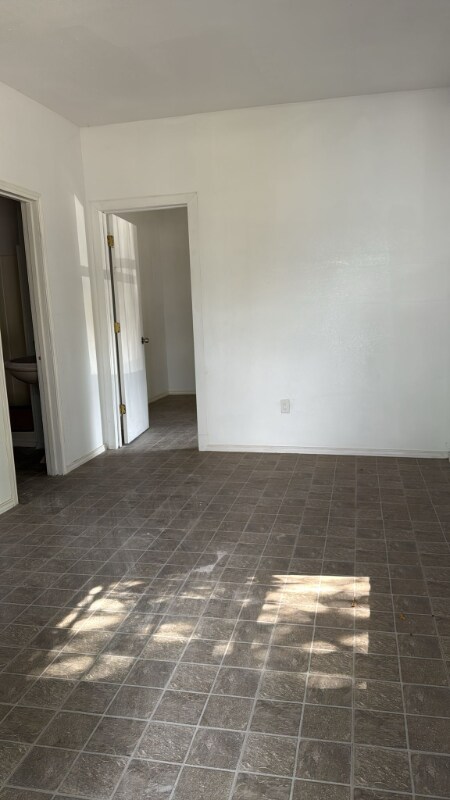 201-203-203 E Washington Ave Unit 201-B