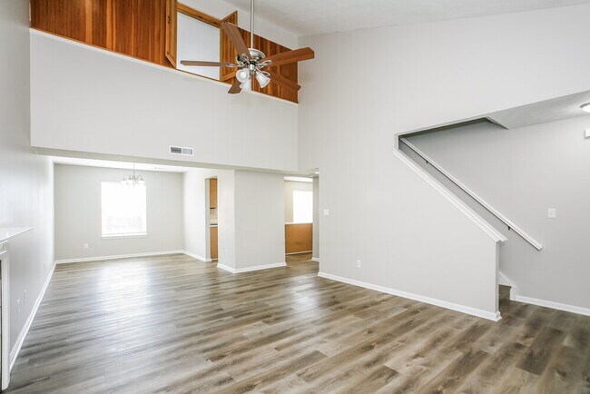 Photo - 6629 Crestwell Ln