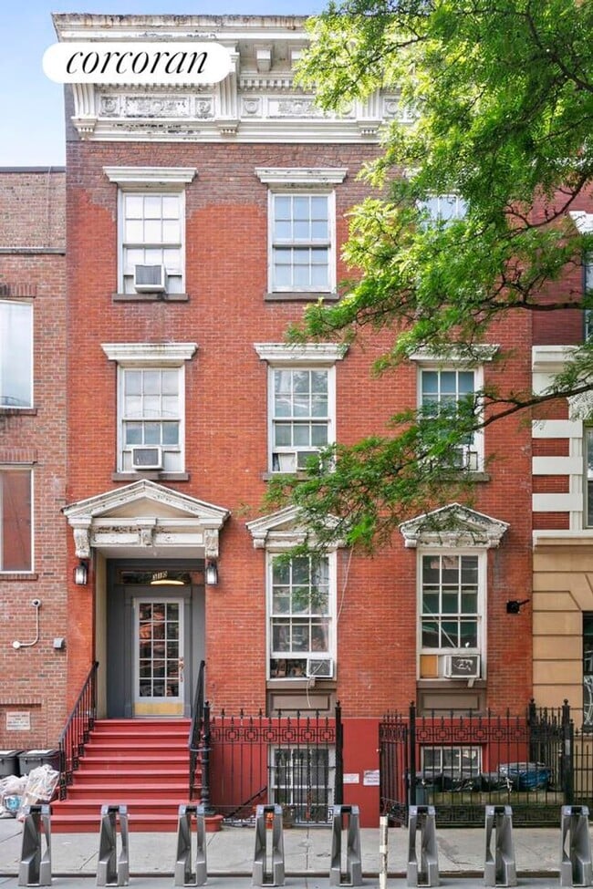 Photo - 310 W 20th St