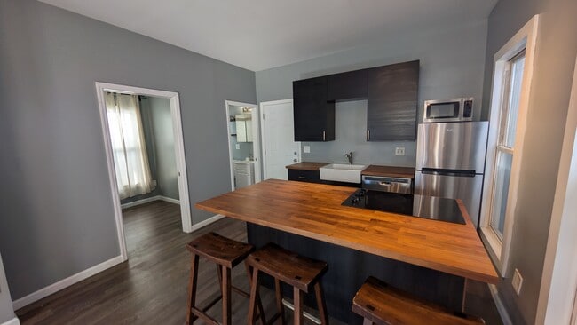 Photo - 1629 W Beach Ave