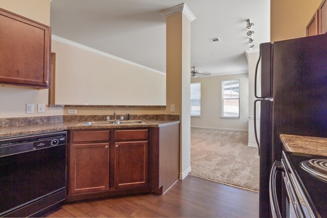 Photo - Sonoma Court